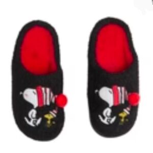 Peanuts Snoopy & Woodstock Ladies Slippers Toques & Pom Pom Size Medium New!